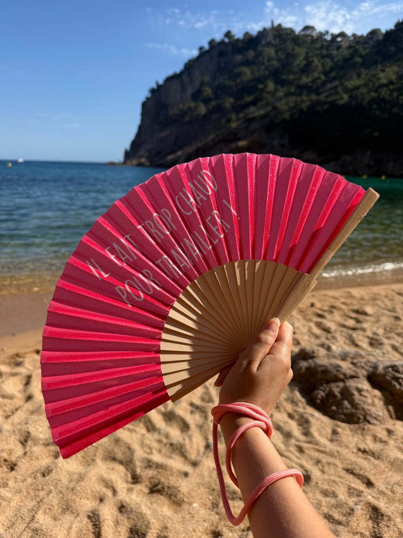 Éventail — Il fait trop chaud pour travailler